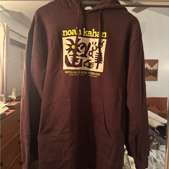 Noah Kahan 2024 Tour Hoodie - Picture 5 of 6